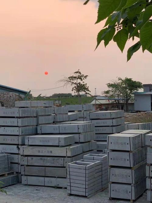 深圳电缆沟盖板厂家价格指南 电力电缆井预制盖板规格与定制水泥板报价
